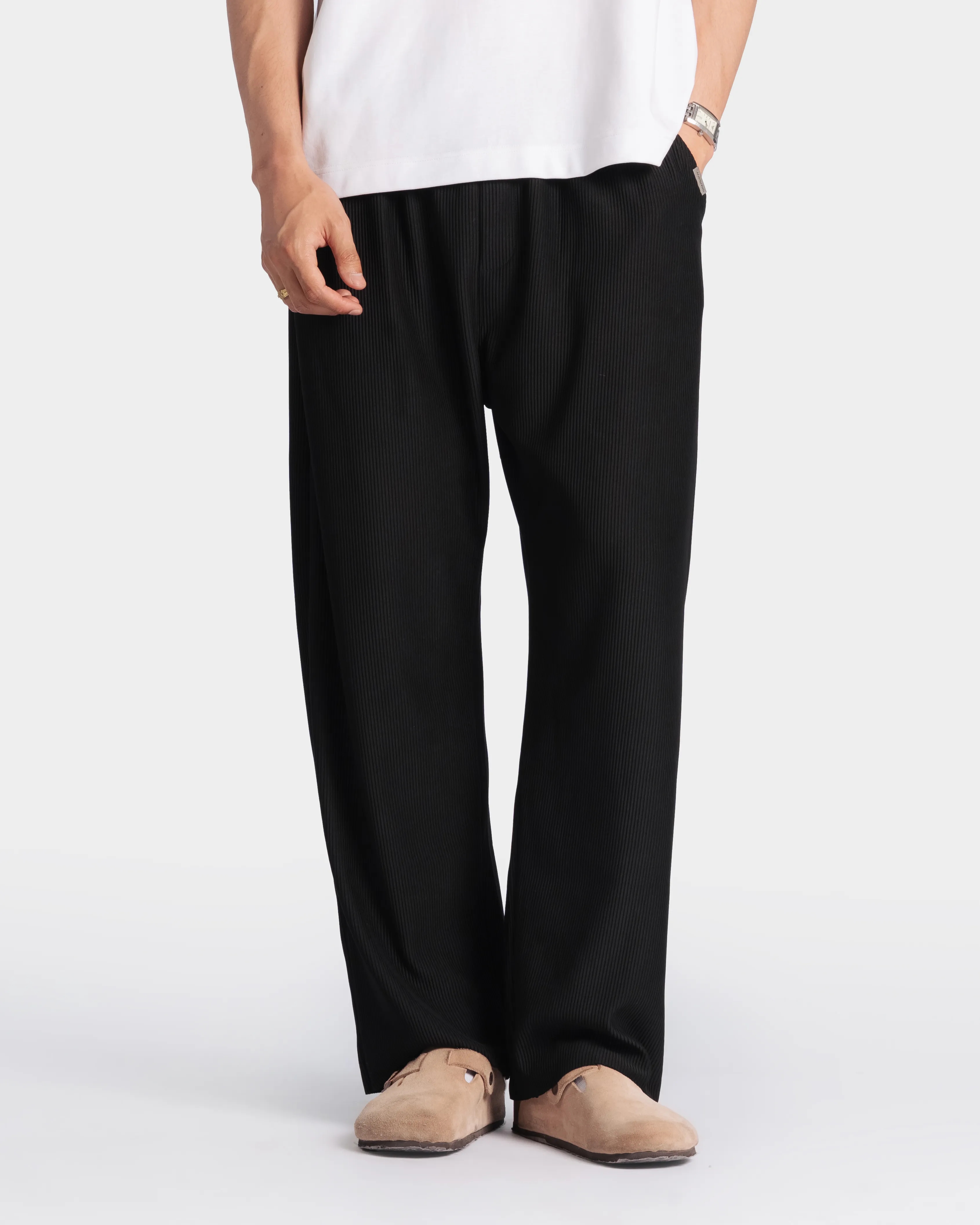 Essential Pleats Pant